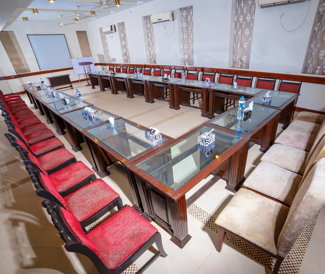 Shelton House Peshawar Otel Dış mekan fotoğraf