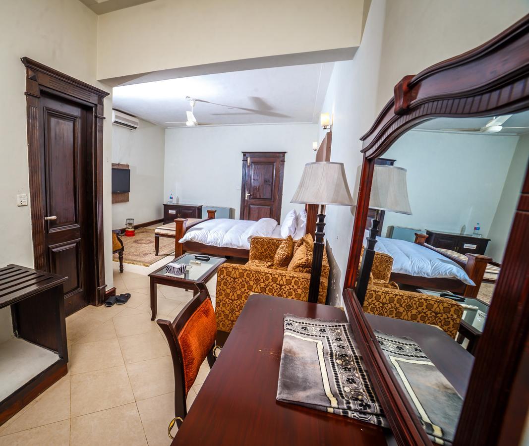 Shelton House Peshawar Otel Dış mekan fotoğraf