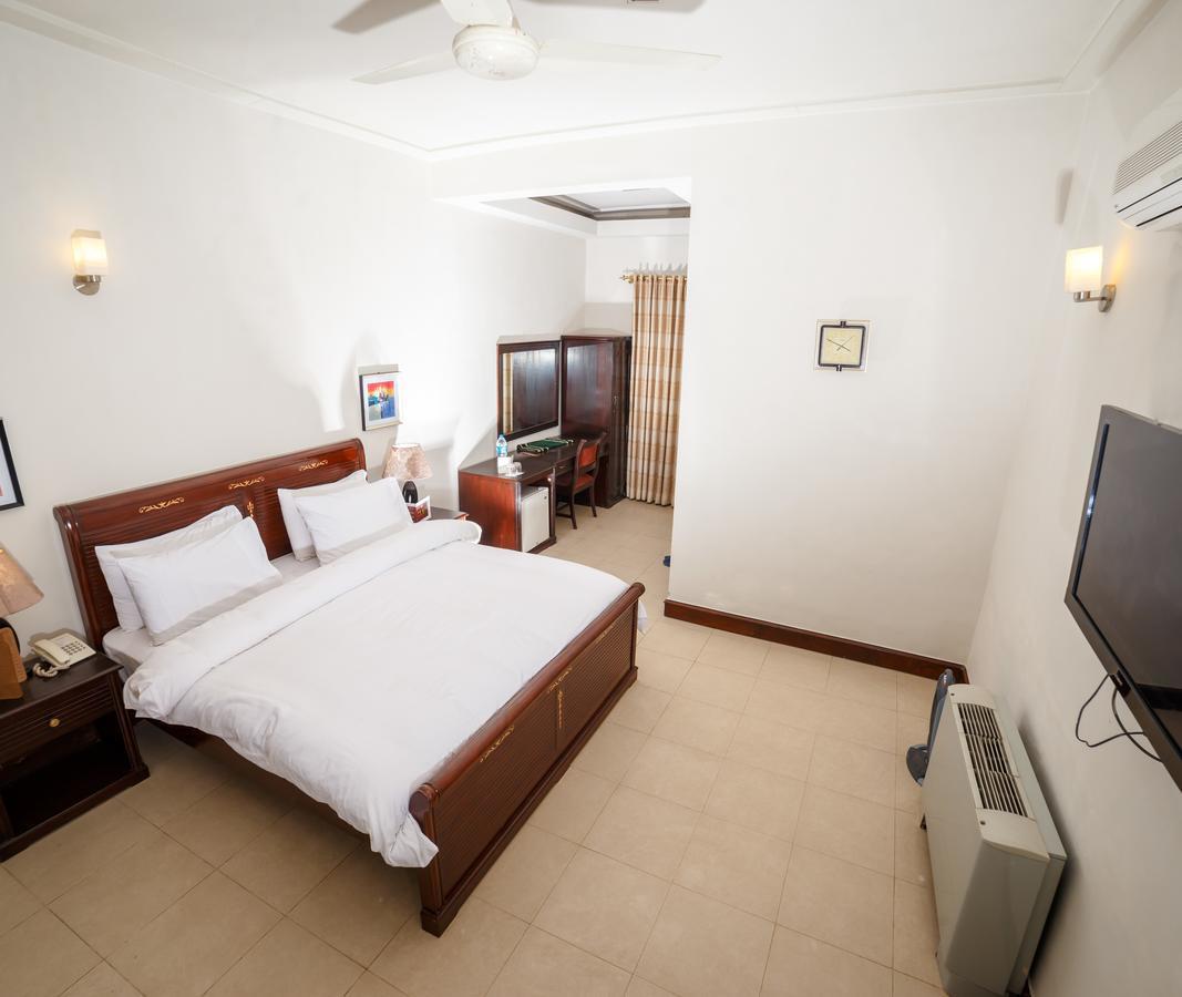 Shelton House Peshawar Otel Dış mekan fotoğraf