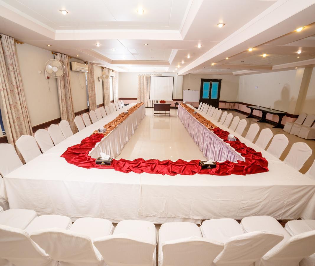 Shelton House Peshawar Otel Dış mekan fotoğraf