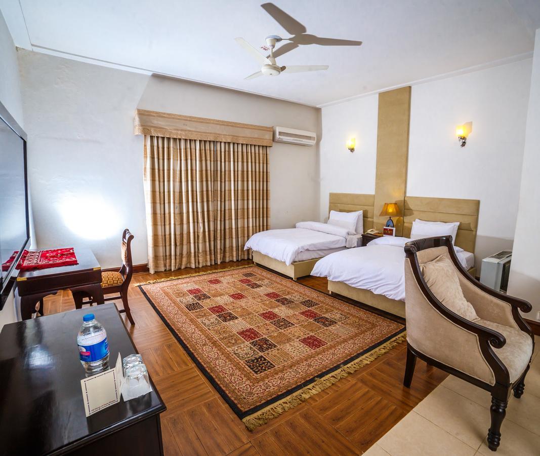 Shelton House Peshawar Otel Dış mekan fotoğraf