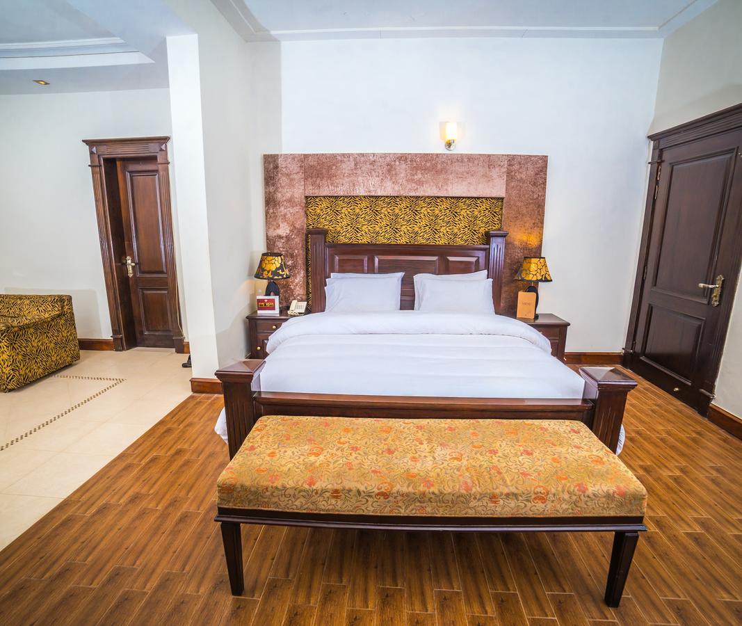 Shelton House Peshawar Otel Dış mekan fotoğraf